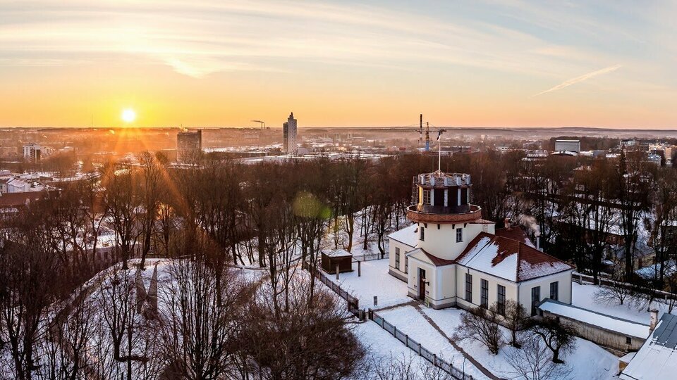Tartu tähetorn talvel